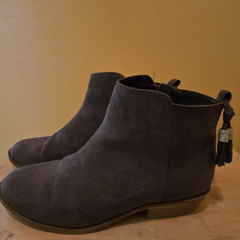 Grey Ankle Boots with Tassel